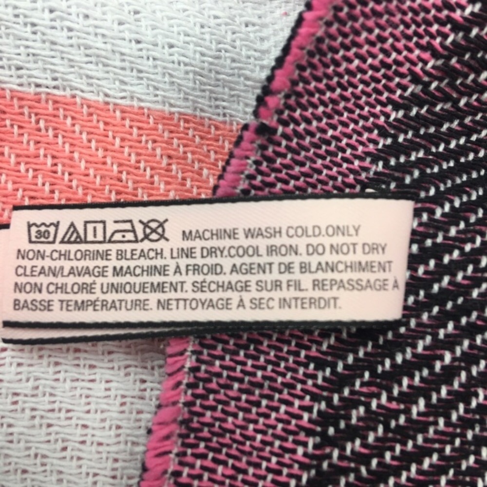 Throw Beach Blanket/Towel Victoria’s Secret —#103 - Picture 6 of 13